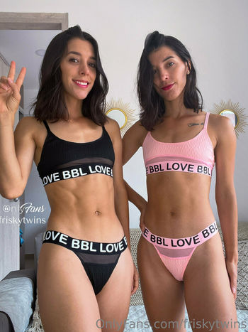friskytwins