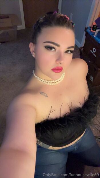 funhousewife69