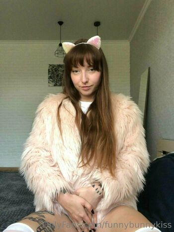 funnybunnykiss
