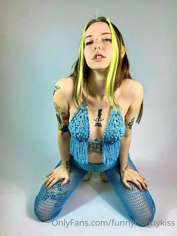 funnybunnykiss