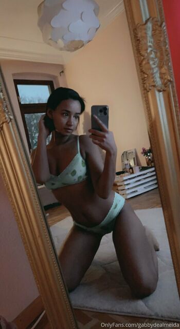 gabbydealmeida