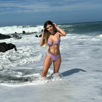 Gaby_cherry90