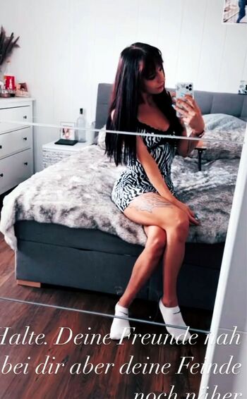 gelliii93_