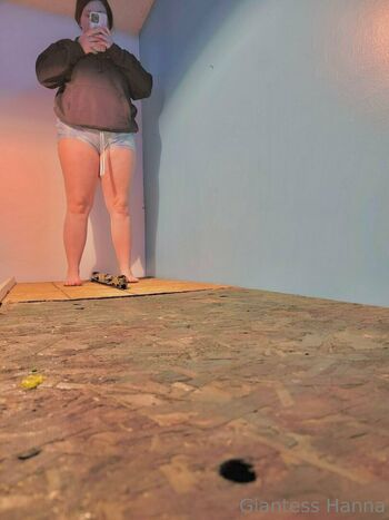 giantess_hanna