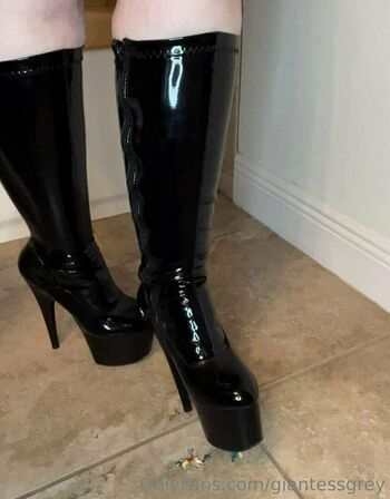 giantessgrey