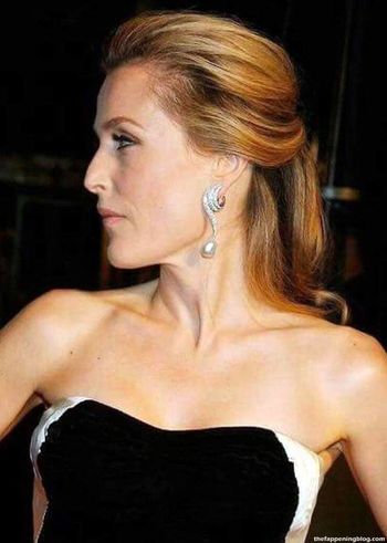 Gillian Anderson