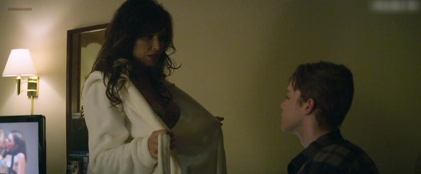 Gina Gershon