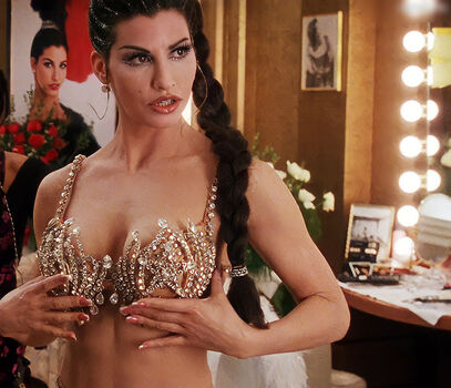 Gina Gershon
