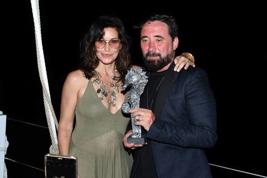Gina Gershon