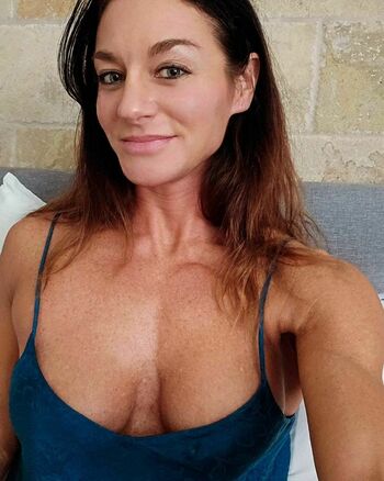 Gina Goodwife