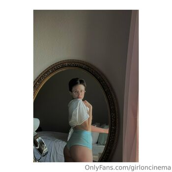Girl On Cinema