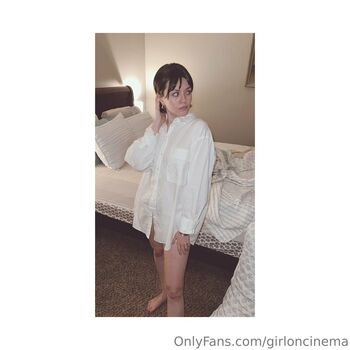 Girl On Cinema