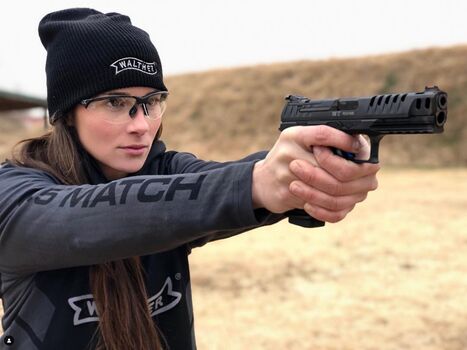 Girls With Guns