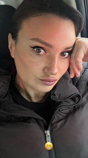 Gizzi Erskine