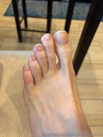 gorgeouslongtoes