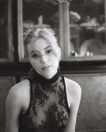 Grace Van Dien