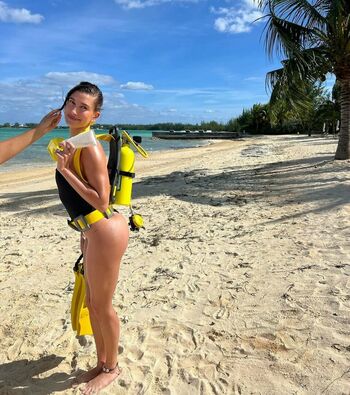 Hailey Baldwin Bieber
