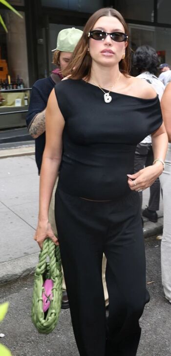 Hailey Baldwin Bieber