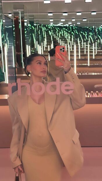 Hailey Baldwin Bieber