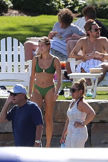 Hailey Bieber