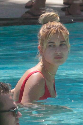 Hailey Bieber