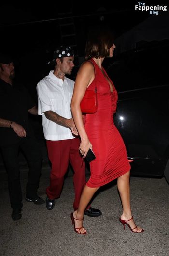 Hailey Bieber