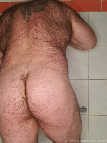 hairy_musclebear