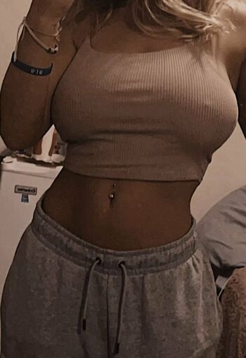 haleylarsonnn