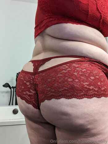 hardcore_holly