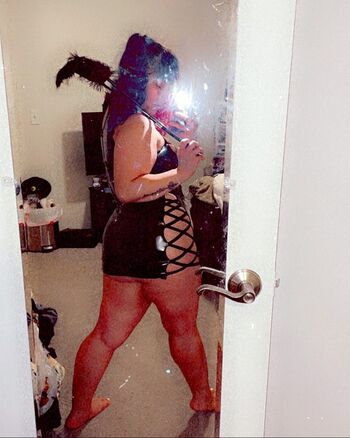 Harlee Queeni