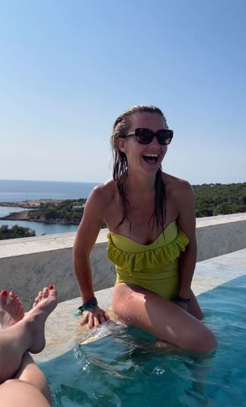 Helen Skelton