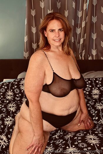 hipsandcurves75