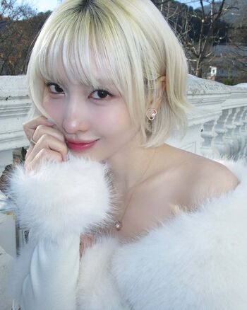 Hirai Momo