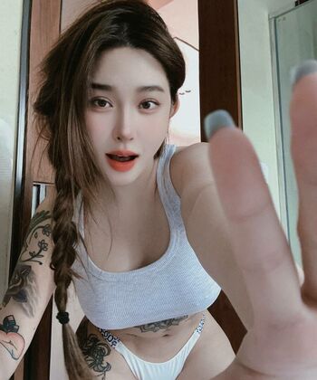 Hitomi Songyuxin