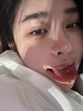 Hitomi Songyuxin