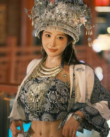 Hitomi Songyuxin