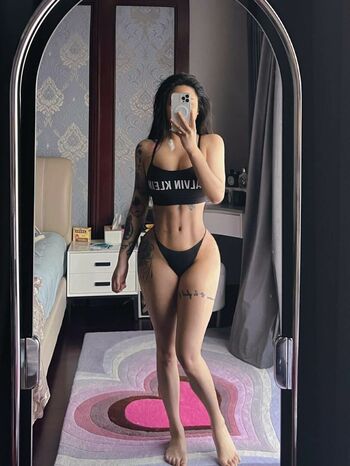Hitomi Songyuxin