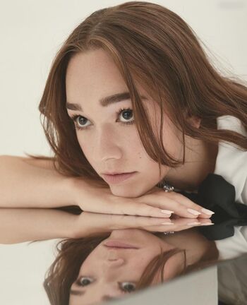 Holly Taylor
