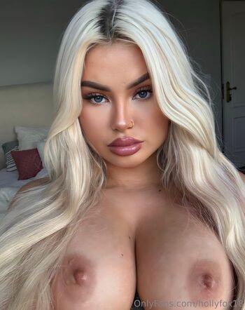 hollyfox18