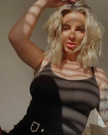 Hollyjgm16