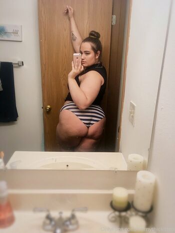 hornythickitten