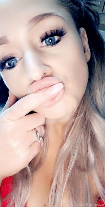 hot_mum_skyler