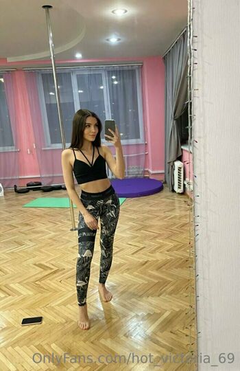 hot_victoria_69