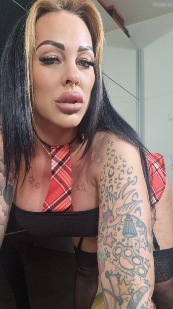 Hotmilfbitch