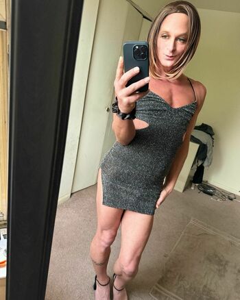 Hottie Bratt
