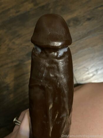hotwife_peachesfree