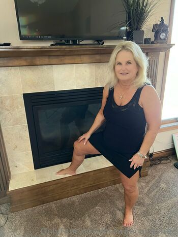 hotwifecandyfree