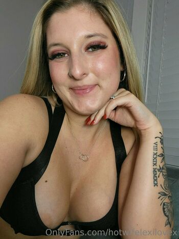 hotwifelexilovex