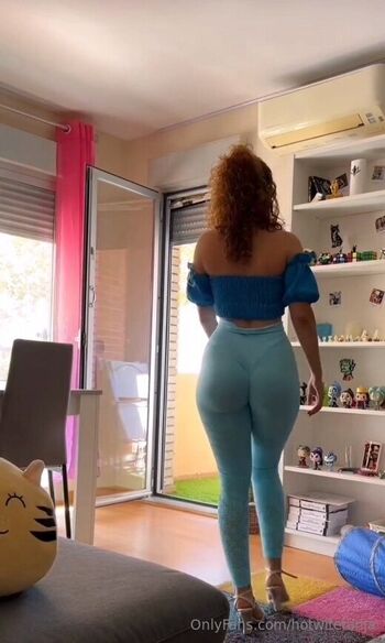 hotwifetanja