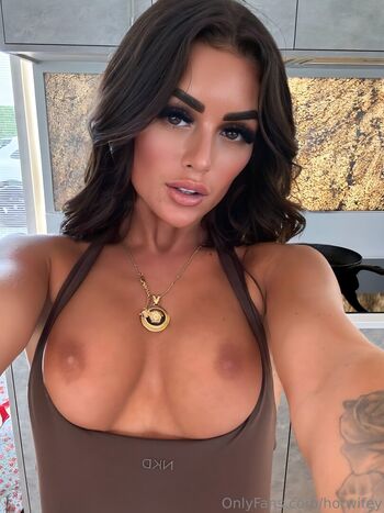 Hotwifey